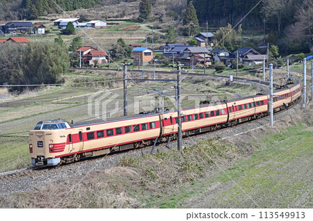 Hakubi Line, Ikuyama-Kamiiwami, JR West, 381 series, Kumoha 381-507 (Yonago), Yakumo, JNR color Hakubi Line, Ikuyama-Kamiiwami, JR West, 381 series, Kumoha 381-507 (Yonago), Yakumo, JNR color 113549913