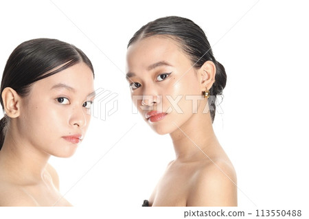 two beautiful women two beautiful women 113550488