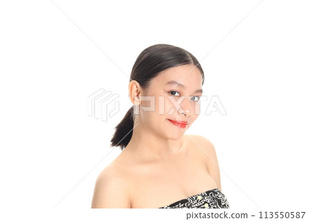 Beautiful woman  113550587