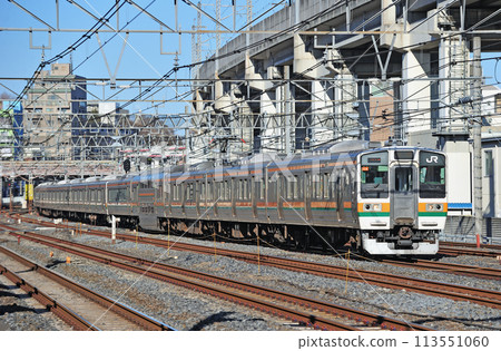 東北幹線赤羽奧 JR 東日本 211 系列 C-6 編組（高崎） 113551060
