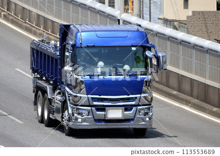 Dump truck image Dump truck image 113553689