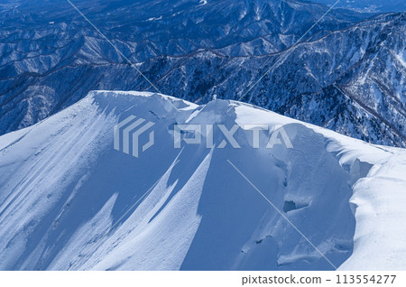 冬季谷川山和西黑嶺的陡坡 113554277