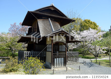 Spring in Shosei-en Garden, Hokakekaku and cherry blossoms, Shimogyo Ward, Kyoto City Spring in Shosei-en Garden, Hokakekaku and cherry blossoms, Shimogyo Ward, Kyoto City 113554324