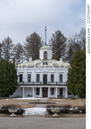Serednikovo manor, mansion, palace, white building. arena in the Serednikovo estate in the Moscow region, a park-manor of the end of the XVIII beginning of the XIX century Serednikovo manor, mansion, palace, white building. arena in the Serednikovo estate in the Moscow region, a park-manor of the end of the XVIII beginning of the XIX century 113554445
