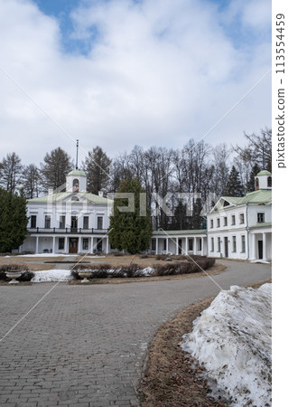 Serednikovo manor, mansion, palace, white building. arena in the Serednikovo estate in the Moscow region, a park-manor of the end of the XVIII beginning of the XIX century Serednikovo manor, mansion, palace, white building. arena in the Serednikovo estate in the Moscow region, a park-manor of the end of the XVIII beginning of the XIX century 113554459