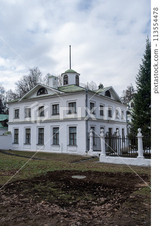 Serednikovo manor, mansion, palace, white building. arena in the Serednikovo estate in the Moscow region, a park-manor of the end of the XVIII beginning of the XIX century 113554478
