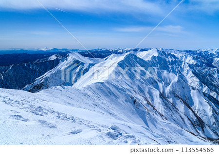 冬天從谷川山頂附近欣賞山脈的壯麗景色（群馬縣國界嶺步道） 113554566
