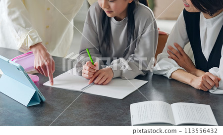 Girls taught studying 113556432