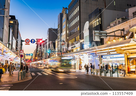 Shijyūdori在京都暮色 113557409