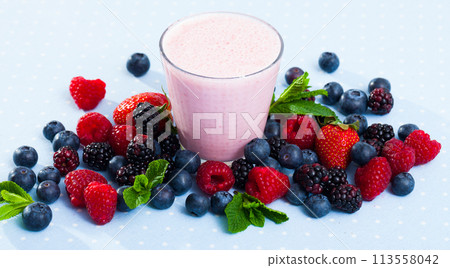Yogurt smoothie with fresh berries Yogurt smoothie with fresh berries 113558042