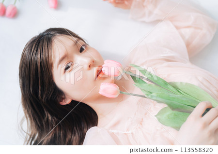 Fashion and beauty image of young women (pink, spring) Fashion and beauty image of young women (pink, spring) 113558320