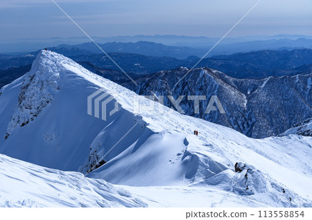 Winter view of Mt. Tanigawa from Okino-mimi 113558854