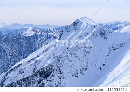 冬天從谷川山和天神嶺看到的主嶺山脈 113558954