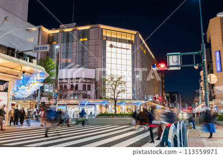Shijo Kawara-cho, Kyoto night 113559971