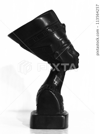 Statuette of Nefertiti 113564257