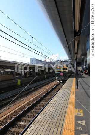 復古臥舖特快列車暮光快車EF81104次進線 復古臥舖特快列車暮光快車EF81104次進線 113565260
