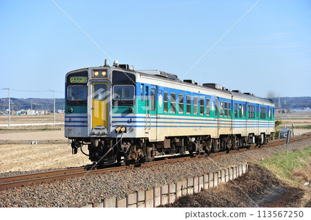 Kururi Line Yokota - Higashikiyokawa JR East Kiha 37-1002 + Kiha 38-3 (Makuhari) Kururi Line Yokota - Higashikiyokawa JR East Kiha 37-1002 + Kiha 38-3 (Makuhari) 113567250