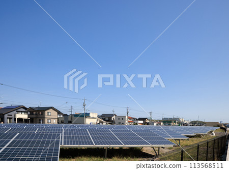 房子內的太陽能板 113568511