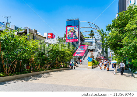 [Tokyo] Miyashita Park in Shibuya, surrounded by abundant nature 113569740
