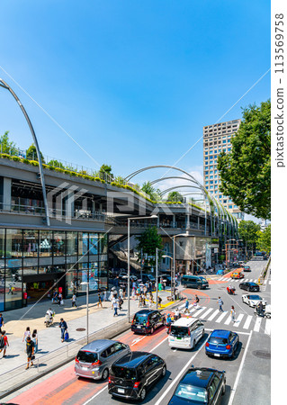 [Tokyo] Miyashita Park in Shibuya with a beautiful blue sky 113569758