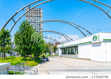 [Tokyo] Miyashita Park in Shibuya, surrounded by abundant nature 113569780