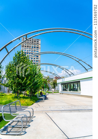 [Tokyo] Miyashita Park in Shibuya, surrounded by abundant nature 113569782