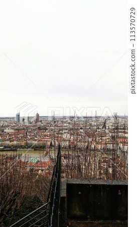 法國里昂 — 從富維耶山看的里昂城市景觀 113570729