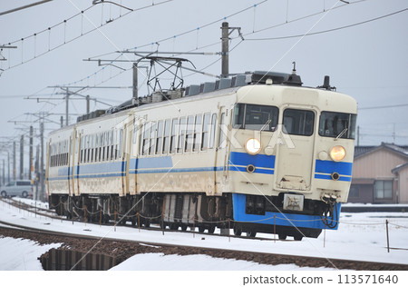 北陸本線西高岡~高岡 JR 西日本 475 系列 A12 編隊(金澤) 北陸本線西高岡~高岡 JR 西日本 475 系列 A12 編隊(金澤) 113571640
