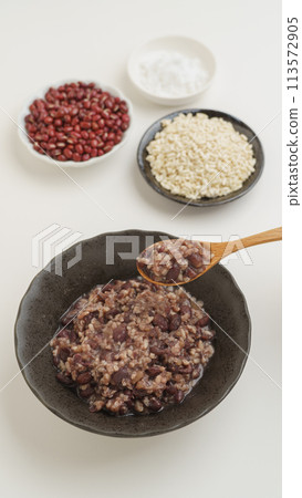 Fermented red bean paste made without sugar | Ingredients: red beans, rice malt, and salt Fermented red bean paste made without sugar | Ingredients: red beans, rice malt, and salt 113572905