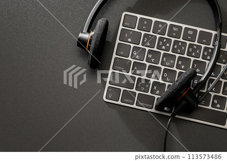 Headset and keyboard Headset and keyboard 113573486