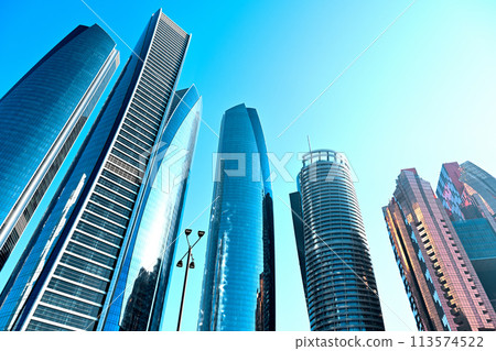 Looking up at the skyscrapers of Abu Dhabi, Middle East 113574522