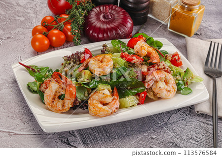 Salad with prawn and quinoa 113576584