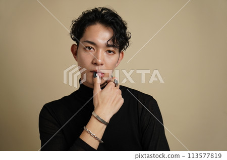 年輕男人的美麗形象 113577819