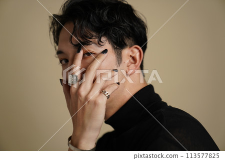 Men's beauty image for young men 113577825