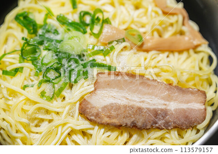 Frozen ramen in a pot Frozen ramen in a pot 113579157