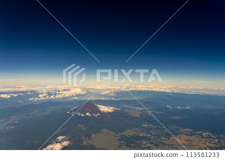 富士山早晨中午明亮航空發動機航拍夏季陰雲山峰火山世界文化遺產鳥瞰 113581233