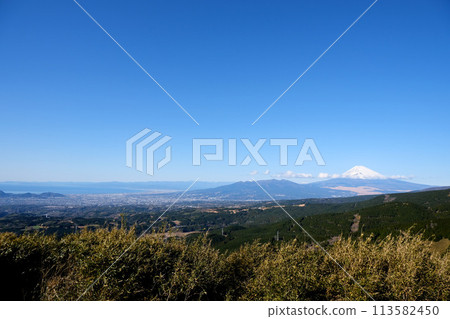 靜岡縣田形郡函南町_從十國峠展望台看富士山4_2024年1月 113582450