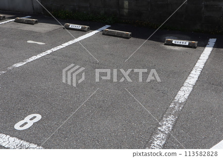 Monthly parking lot - Contractor-only area 113582828