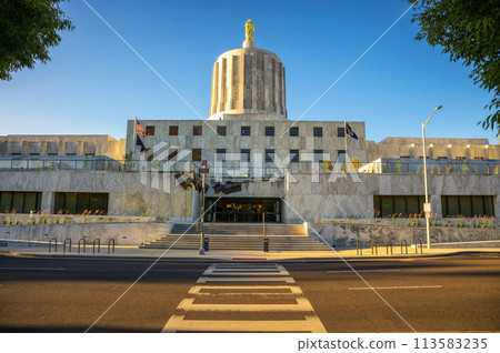 Oregon State Capitol in Salem 113583235