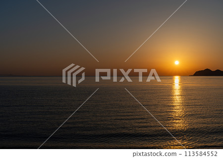 在海上日落 在海上日落 113584552