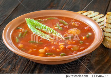 Portion of Minestrone soup 113586266