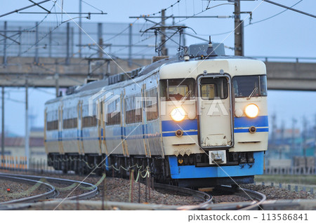北陸本線加賀-笠間-三河JR西475系列A編隊(金澤) 北陸本線加賀-笠間-三河JR西475系列A編隊(金澤) 113586841
