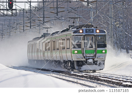 Chitose Line Kitahiroshima-Uenopporo JR Hokkaido 721 series F-3018 formation (Sapporo) Chitose Line Kitahiroshima-Uenopporo JR Hokkaido 721 series F-3018 formation (Sapporo) 113587185