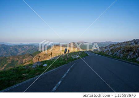 The beautiful scenery of Shikoku Karst, which spans Kochi and Ehime prefectures in Japan The beautiful scenery of Shikoku Karst, which spans Kochi and Ehime prefectures in Japan 113588670
