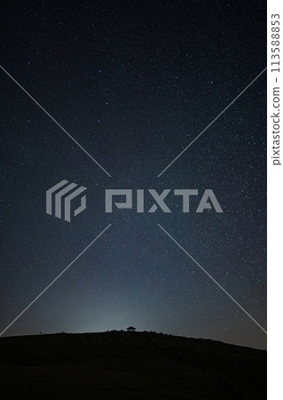 A beautiful starry sky in the Shikoku Karst region, spanning Kochi and Ehime, Japan 113588853