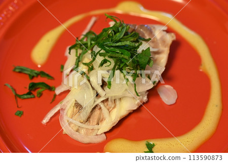 美味的蒸烤天然黑鯛魚 美味的蒸烤天然黑鯛魚 113590873