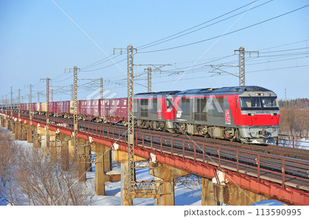 函館本線豐幌江別 JR 貨運 DF200-120+DF200-61（鷲別） 113590995