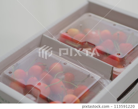 Boxed pack of cherries Boxed pack of cherries 113591220