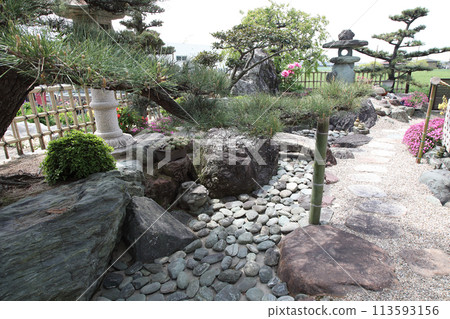 私人花園，松樹蓋門 113593156