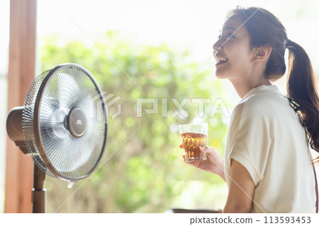 一個女人很酷的粉絲 113593453